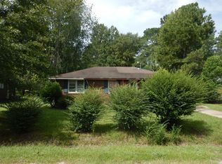 117 Calhoun St, Manning, SC 29102