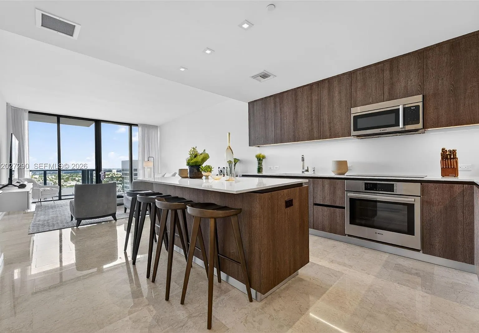 Rise Condo — Photo 4