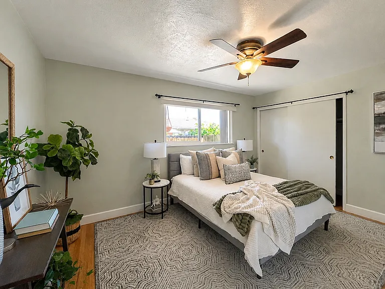 2019 Debbie Ln — Photo 4