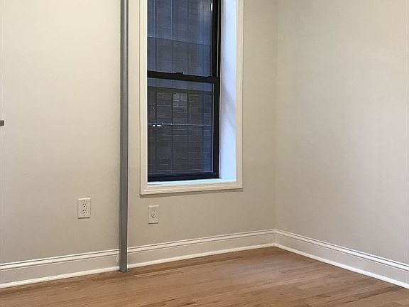 4th image of 512 E 80th St Frnt 1