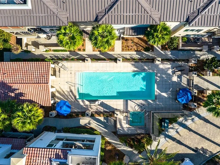 3319 Doheny Way — Photo 46