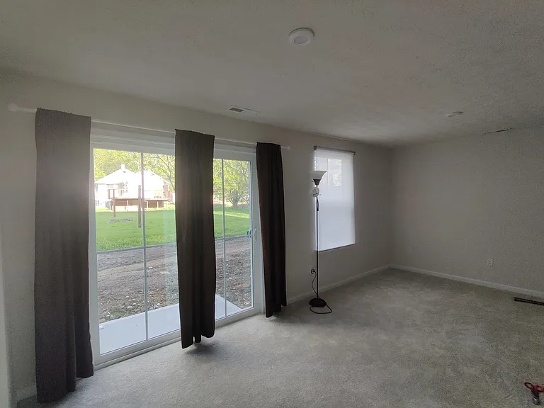 36 Wentworth Ln — Photo 4