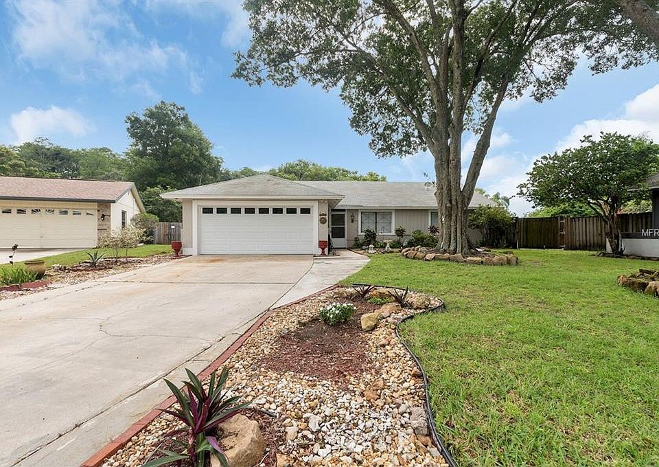 1st image of 820 Wavecrest Dr #3