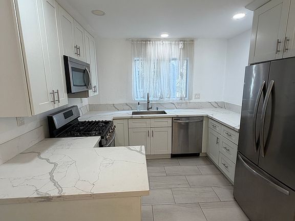 2nd image of 1341 Berkeley St APT 4