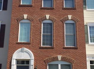 42788 Sykes Ter, Chantilly, VA 20152