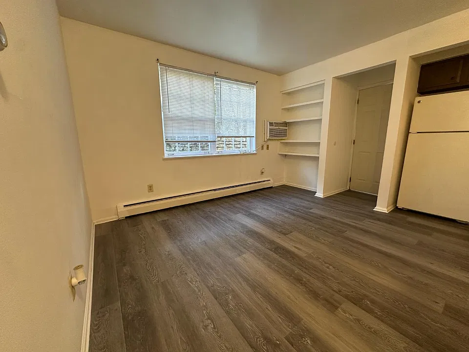 325 W High St #9