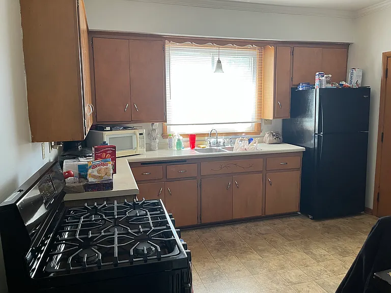 3203 S Kinnickinnic Ave — Photo 3