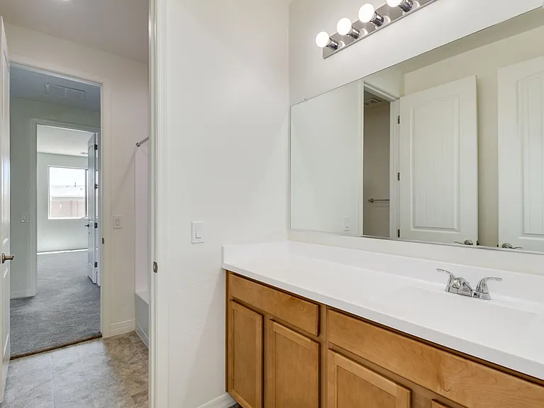 1674 N Hester Trl — Photo 28