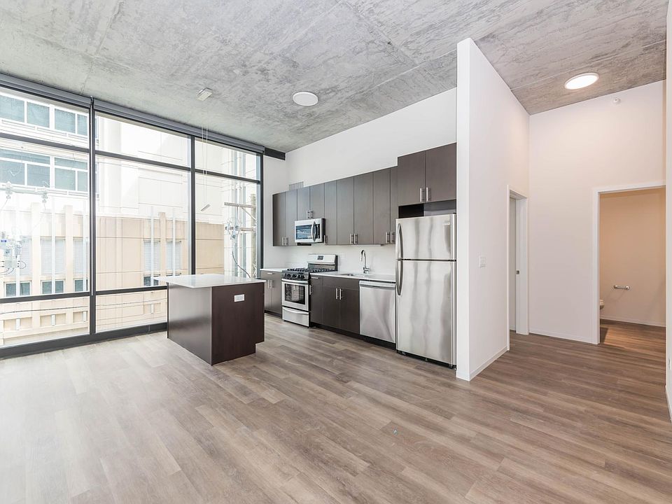1st image of 1402 S Wabash Ave #215