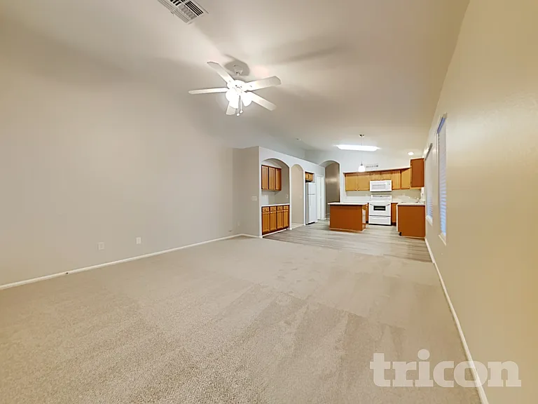 15833 W Moreland St — Photo 6