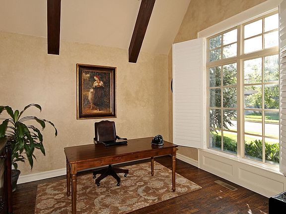 NATURALLY LIT OFFICE SPACE