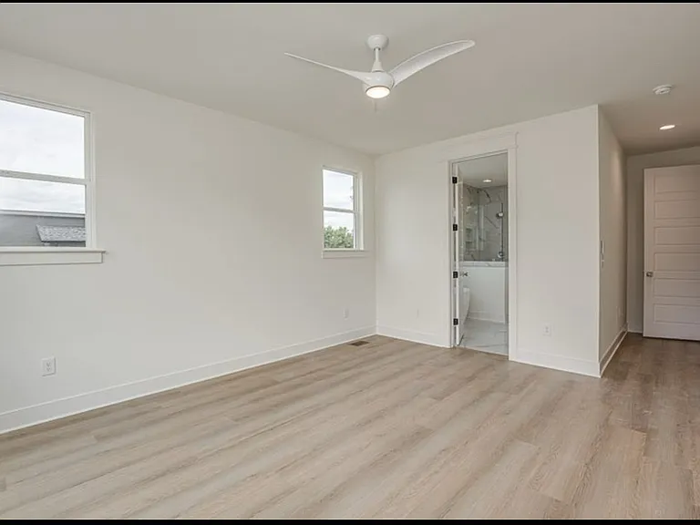 615 Waco Dr — Photo 12