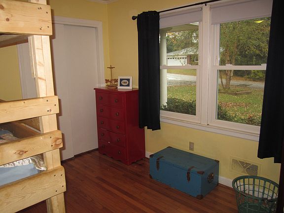 2nd image of 9 Vista Dr
