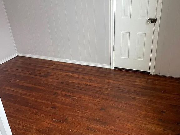 4th image of 8213 S Walnut St