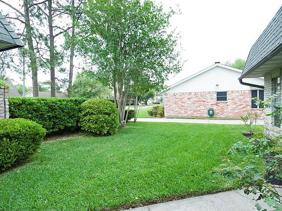 5th image of 12111 Alston Dr