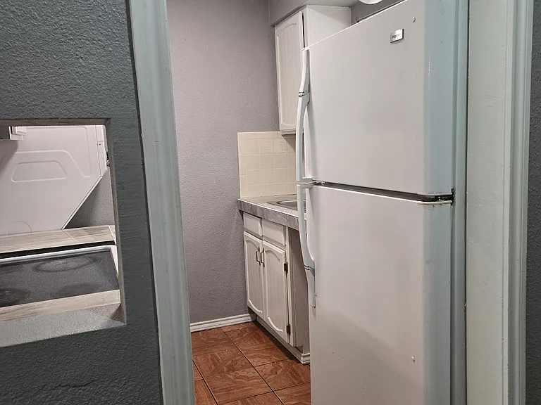 307 Bolivar Ave #3 — Photo 3