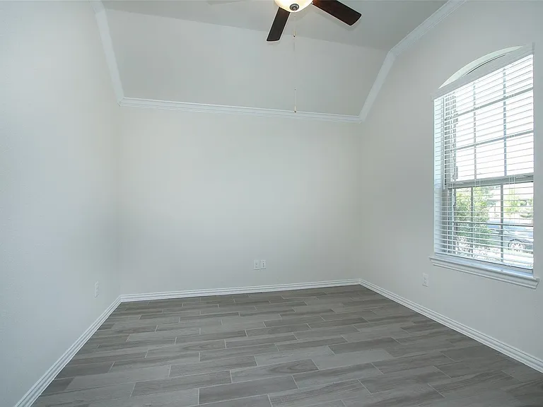 15230 Kickapoo Cavern Dr — Photo 5