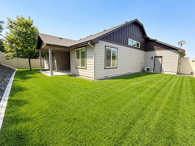1515 W Cactus St — Photo 13
