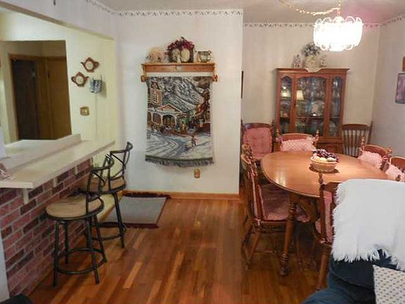 5th image of 214 Tal Shroyer Dr