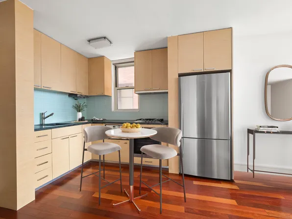 206 East 95th Street 10B image 2 of 8