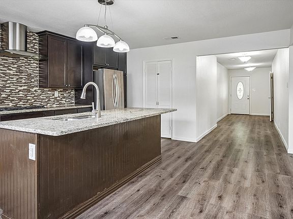 4th image of 108 Reaves Ln