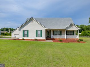 352 Olde Wick Trl, Hoschton, GA 30548