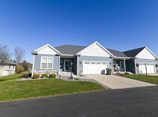 422 Bella Way, SUN PRAIRIE, WI 53590