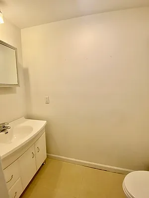 Rented by CMV Realty Inc. | media 37