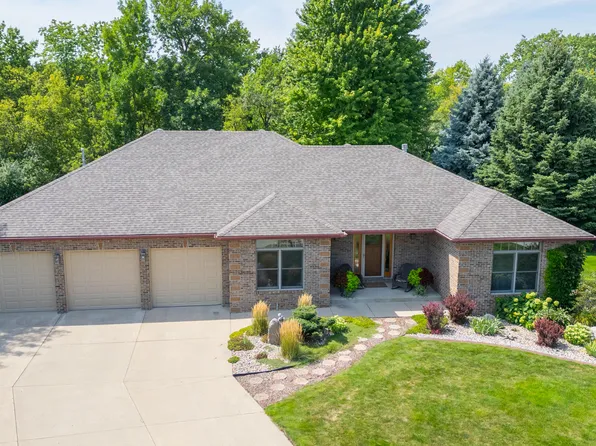 1316 Pheasant Run Cir, Brookings, SD 57006