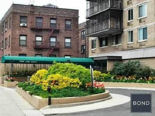 Sold by Bond New York | media 16