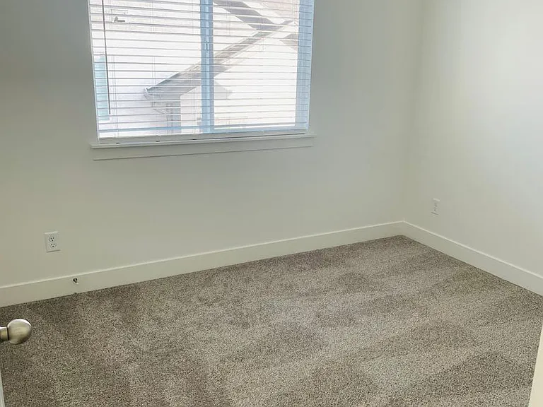 13728 S Devers Dr — Photo 29
