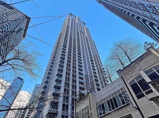 763 Bay St #2202, Toronto, ON M5G 2R3