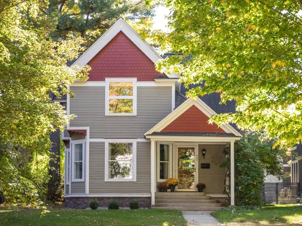 423 5th St, Traverse City, MI 49684