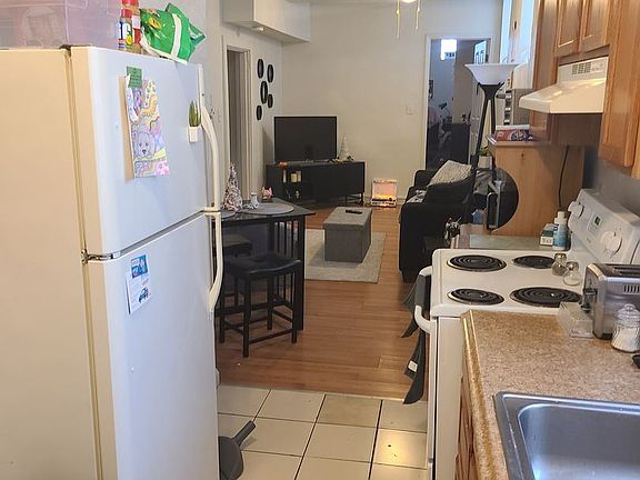 4th image of 416 McKee Pl APT 4