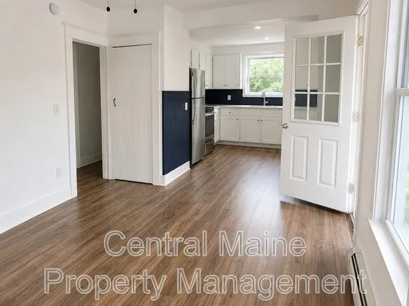 485 Turner St, Auburn, ME 04210