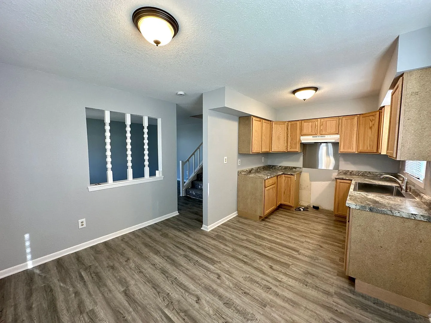 9040-9042 N Joyce Ave. (Duplex) — Photo 4