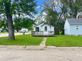 401 3rd St W, Velva, ND 58790