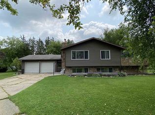 210 E Becker Rd, Marshfield, WI 54449