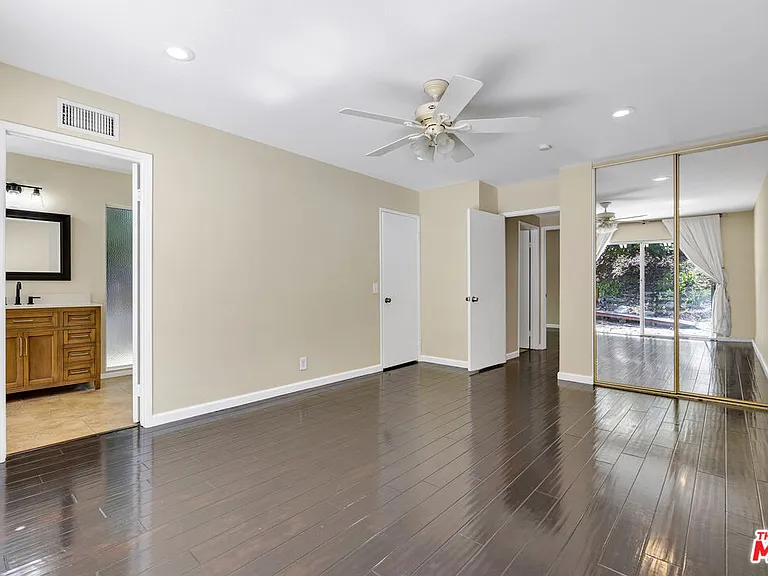 26572 Academy Dr — Photo 9