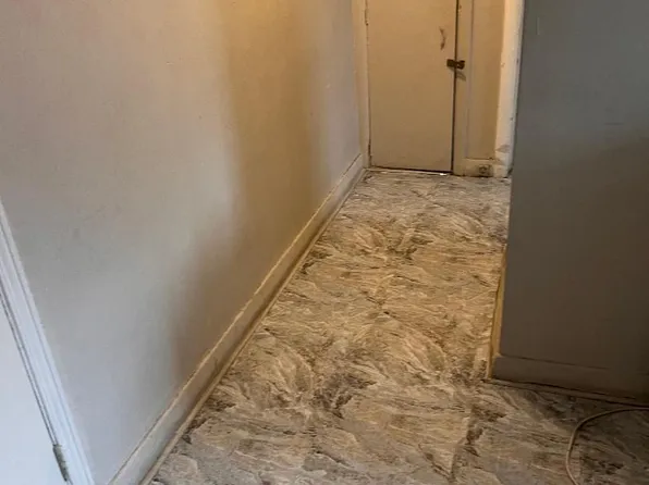 2034 Weston Rd W #1B, Toronto, ON M9N 1X4