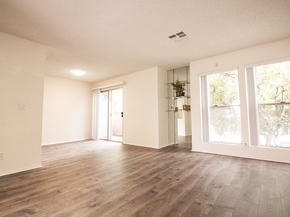 1st image of 10934 Huston St #152
