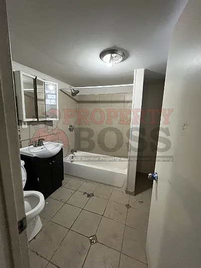803 Pierce St — Photo 9