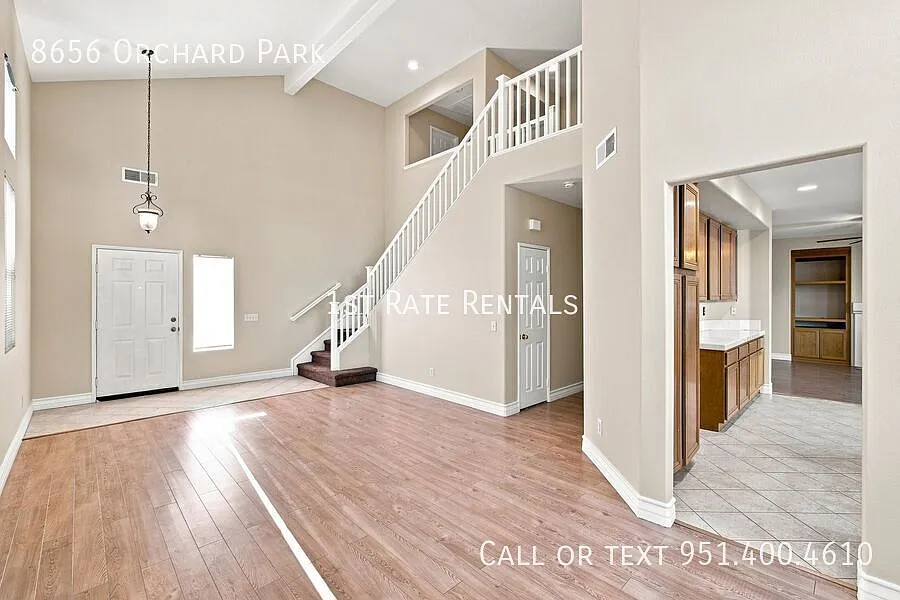 Fresh interior paint! — Photo 2