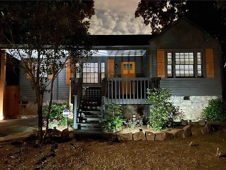 1043 Faith Ave SE — Photo 1