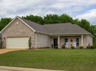 102 Rose Perkins Evans, Starkville, MS 39759