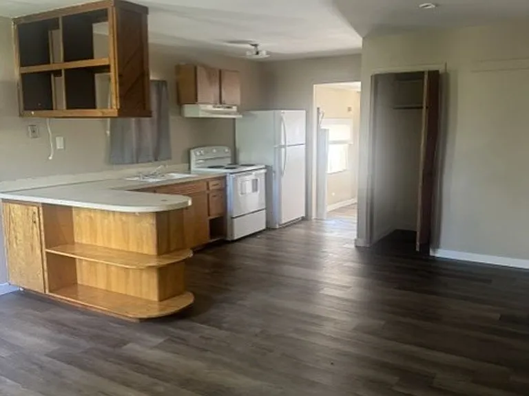410 W Bullion St — Photo 3