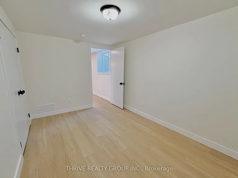 444 Ridgewood Cres #LOWER — Photo 18