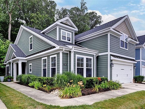 3rd image of 126 Creek Front Ln