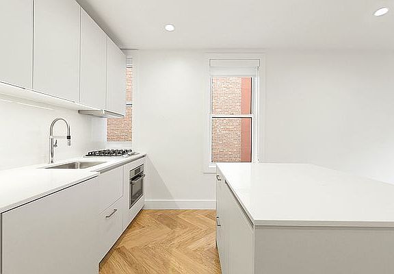 3rd image of 220 W 24th St APT 6J