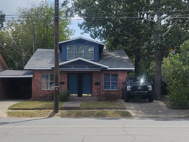 719 W Faulkner St #719 — Photo 1